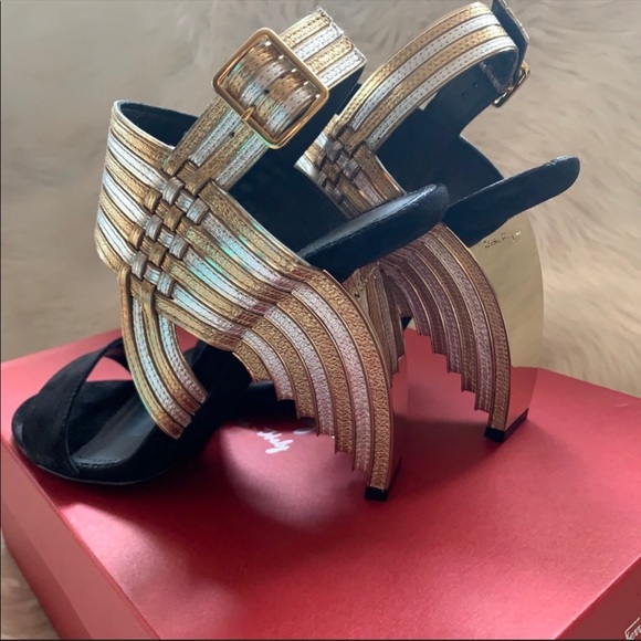 New! SALVATORE FERRAGAMO Lenny Mirror Sandals - Picture 5 of 16